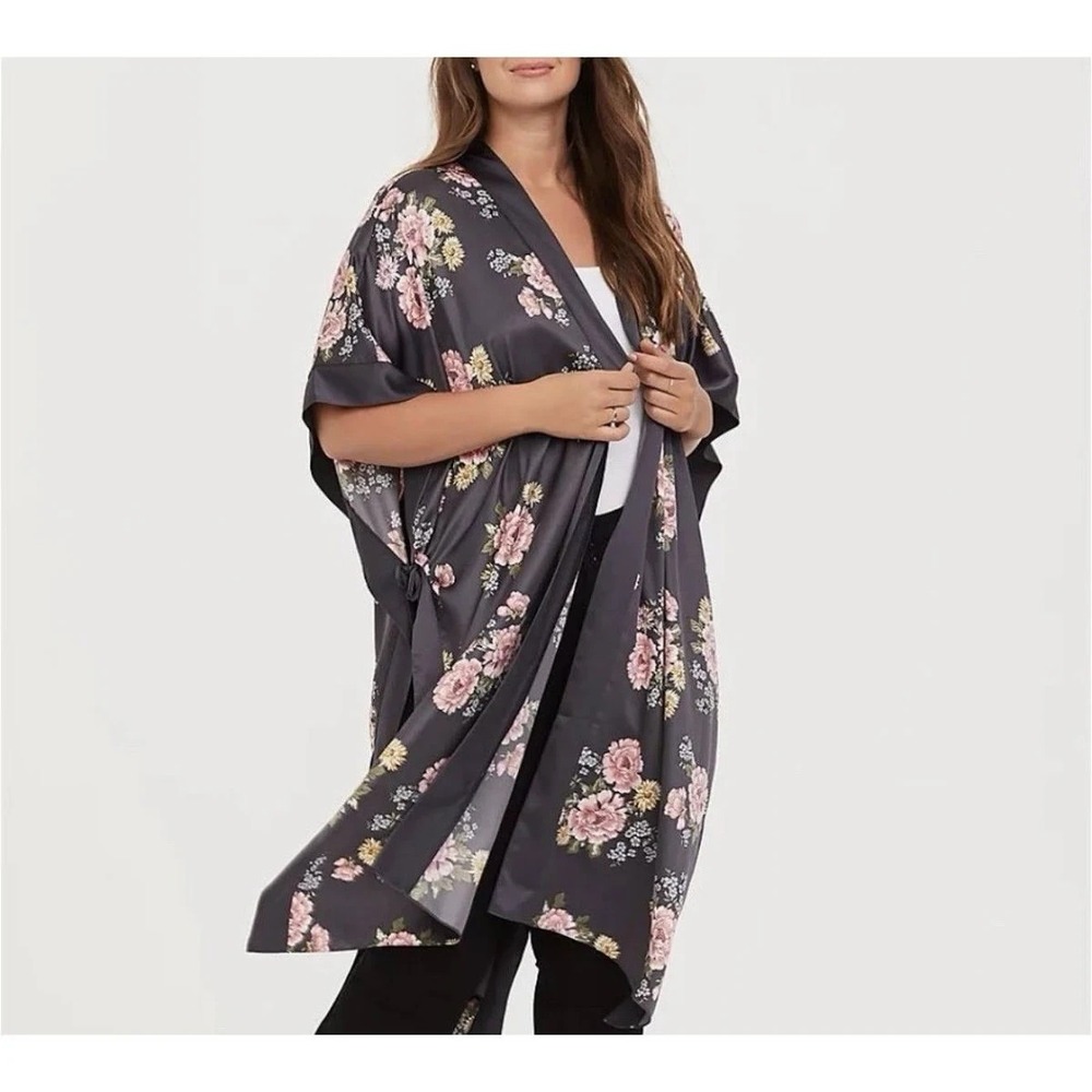 Torrid Kimono Duster OS Satin Side Tie Ruana Open Front Romantic Dark Floral